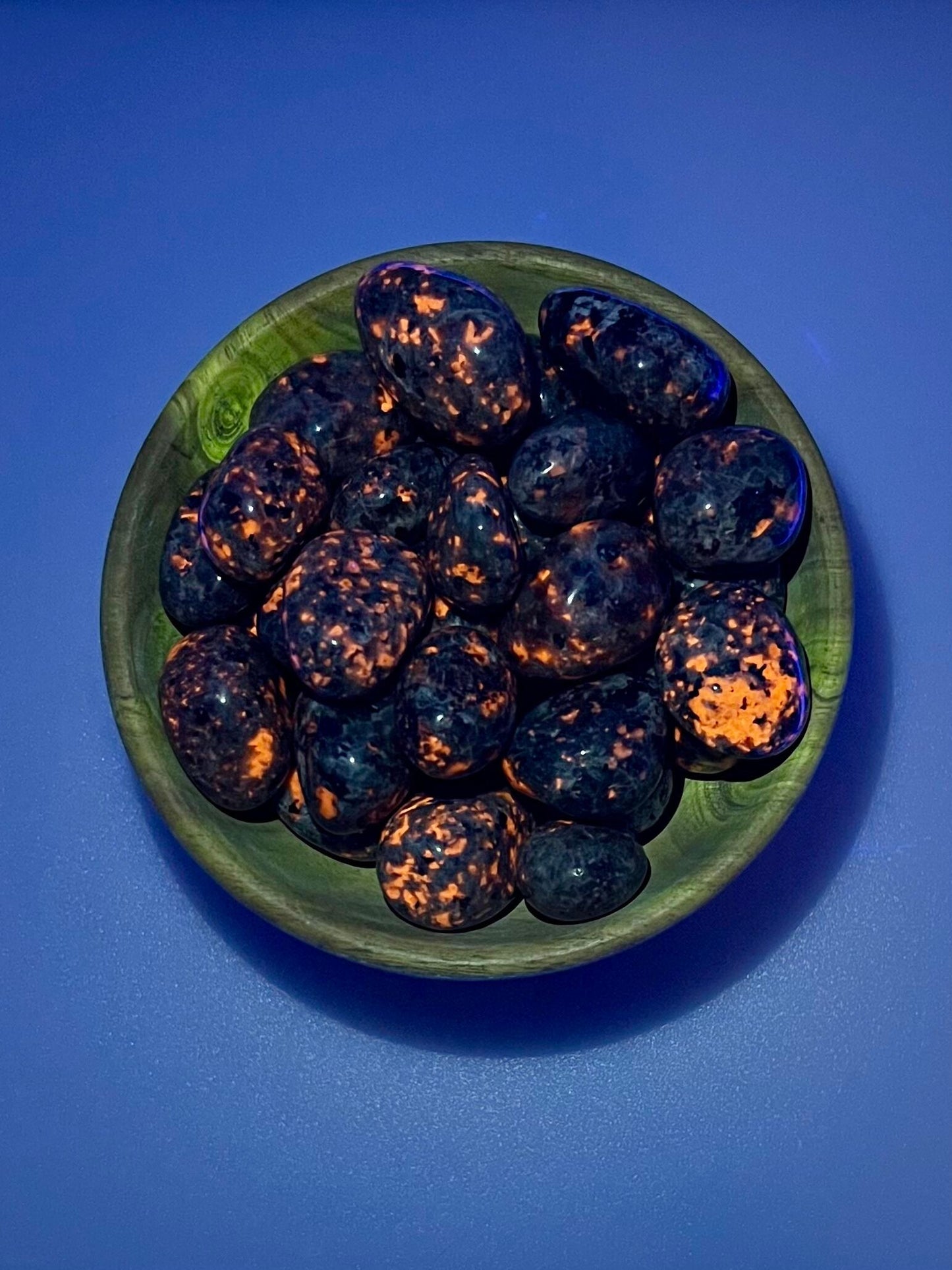 Yooperlite (sodalite-rich syenite) Tumbles