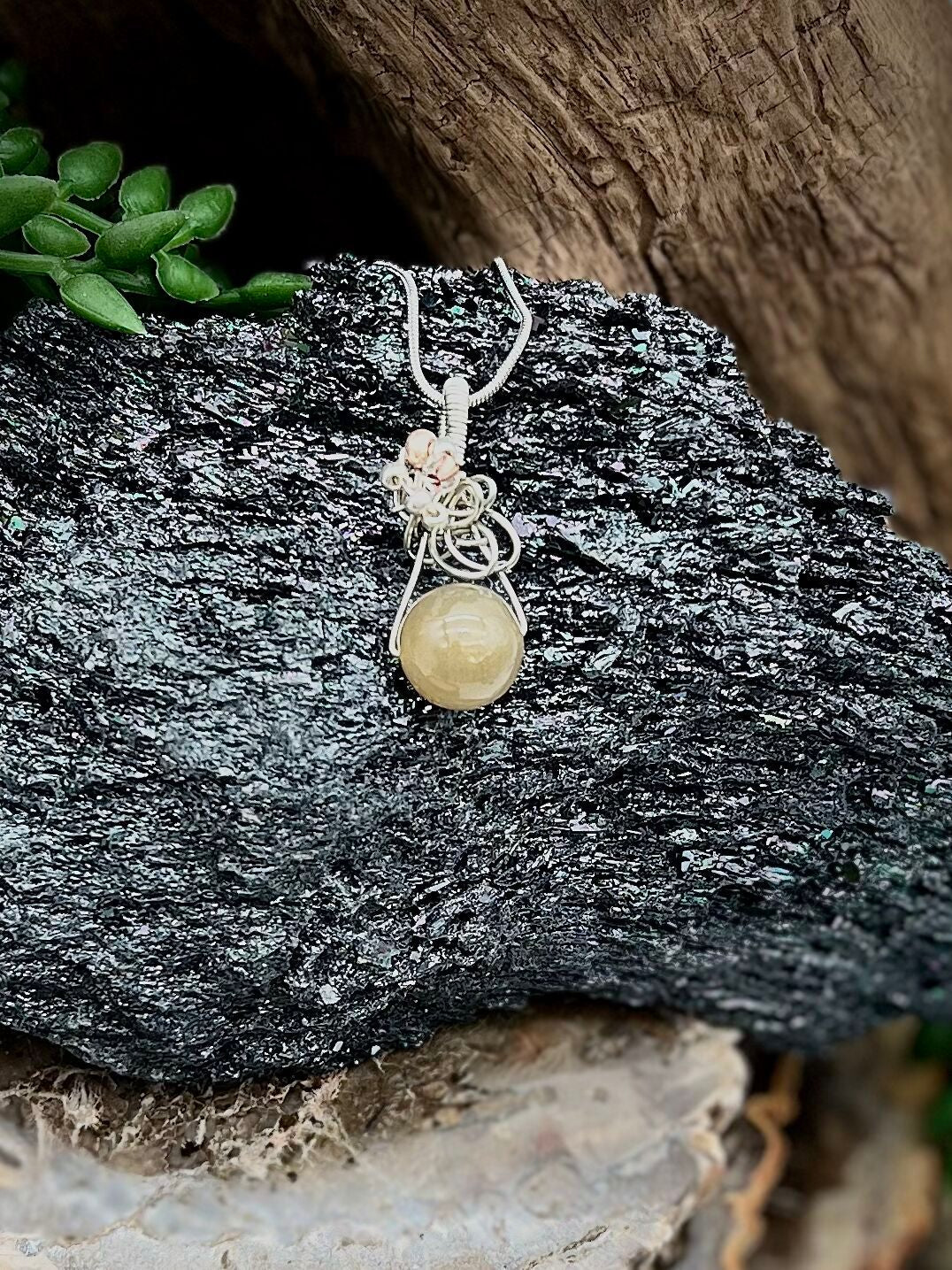 Yan Yaun Agate Wire Wrapped Pendant in Silver Copper