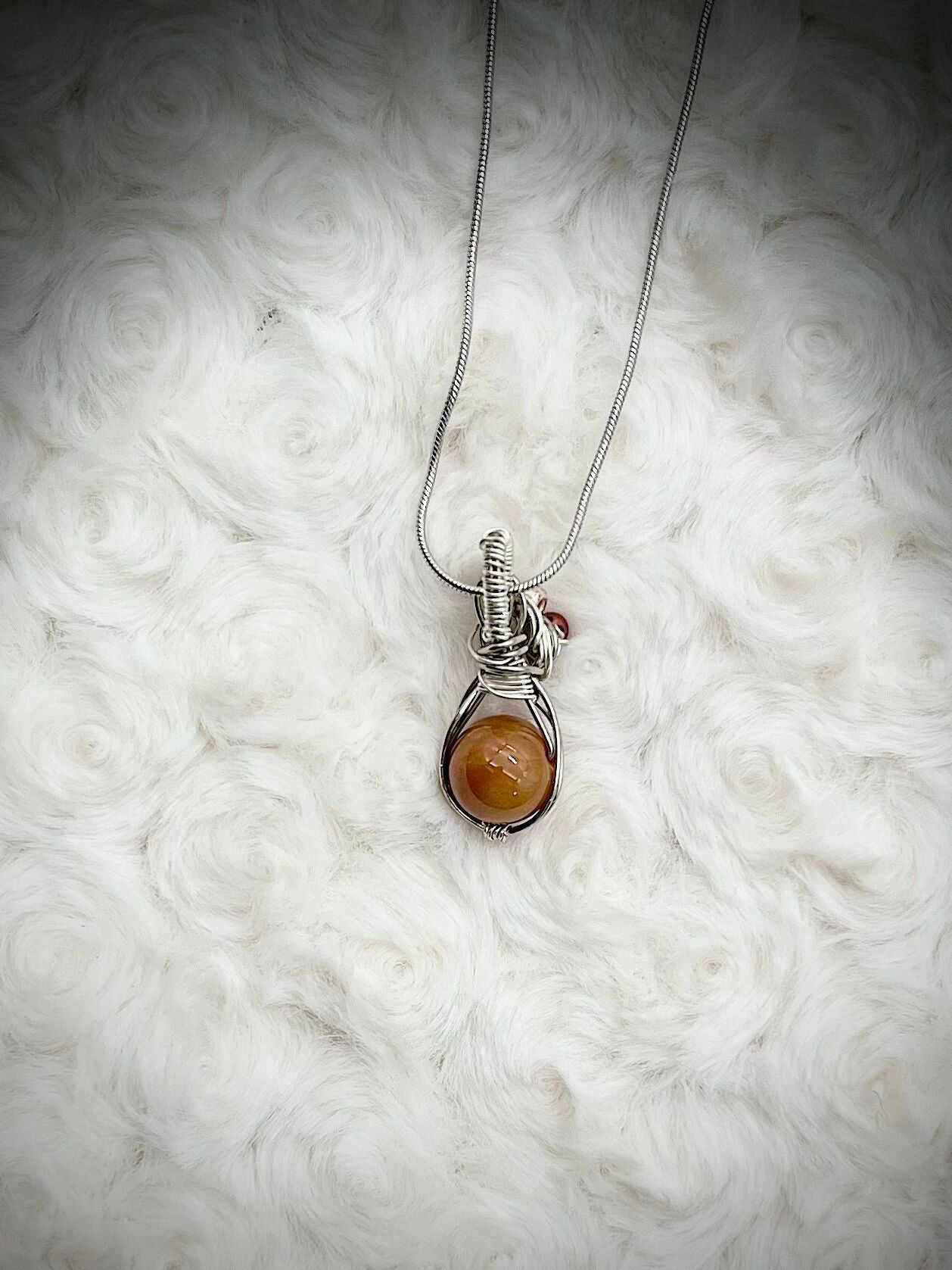 Yan Yuan Agate Pendant in Silver Copper Wire