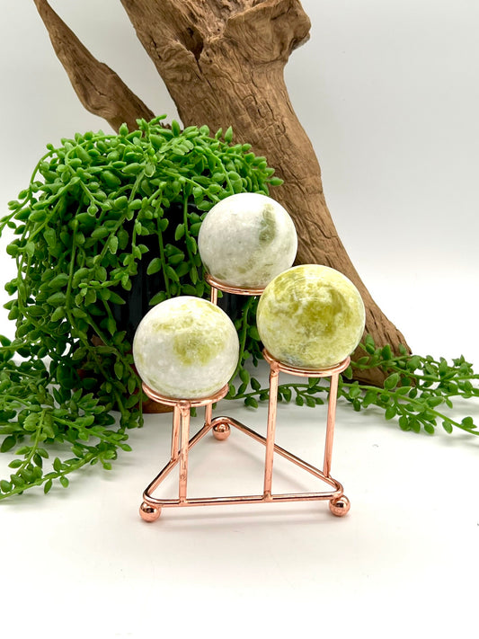 Rose Gold Triple Sphere Stand