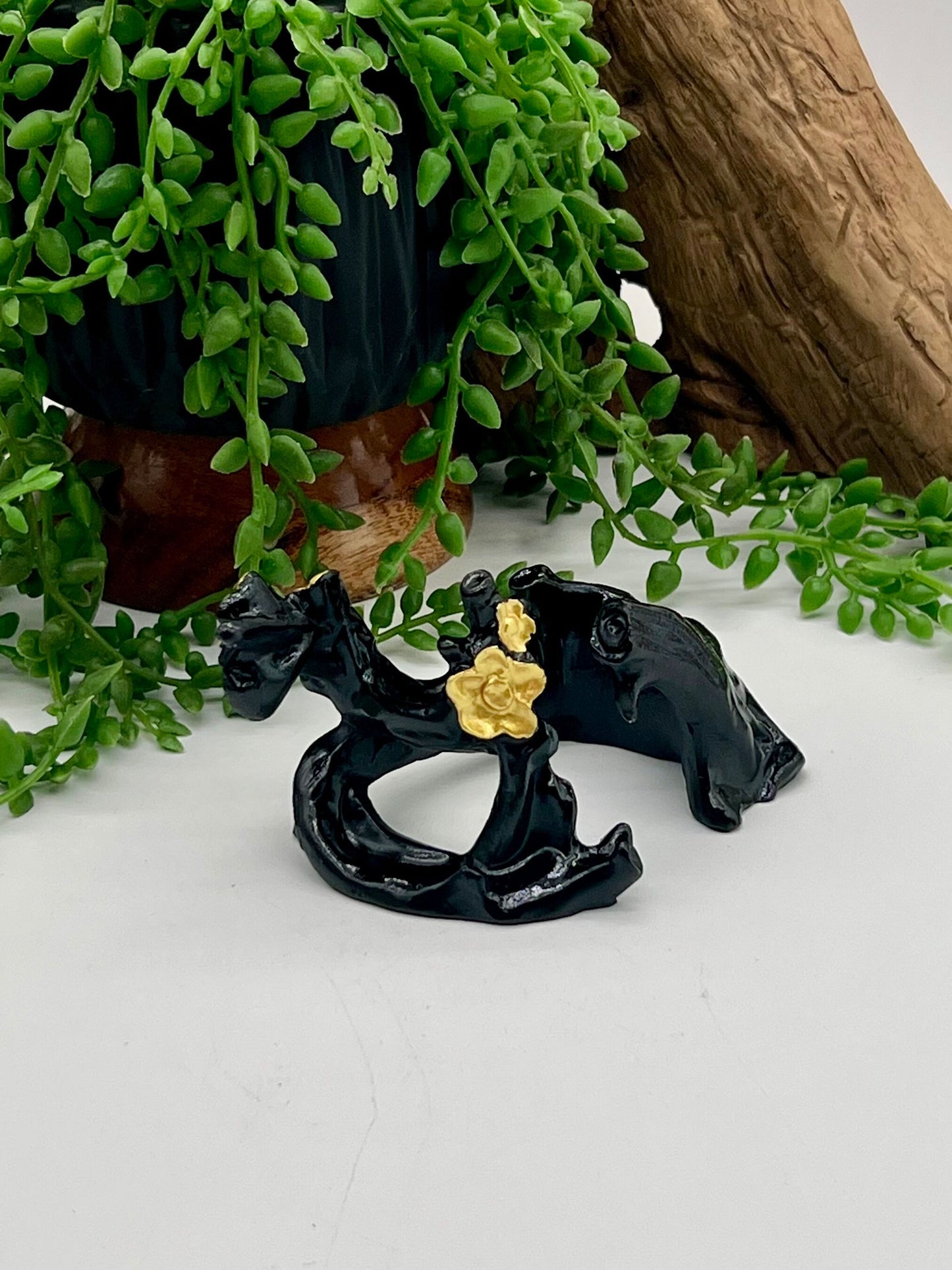 Black with Gold Resin Flower Slab Stand